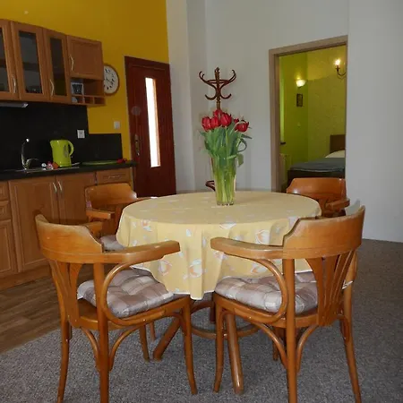 Apartman Dobra Nadeje Uherske Hradiste Exterior photo
